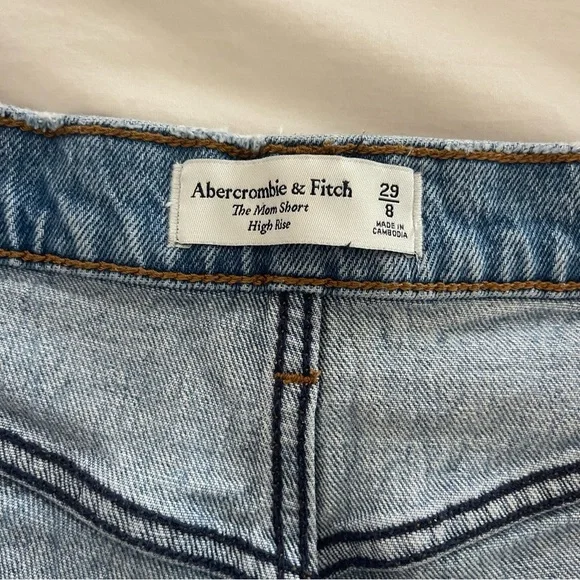 Abercrombie & Fitch- The Mom Short High Rise - Picture 3 of 8
